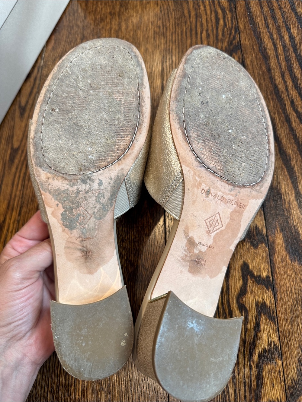 Donald J. Pliner sandals. Size 10 - Picture 7 of 7